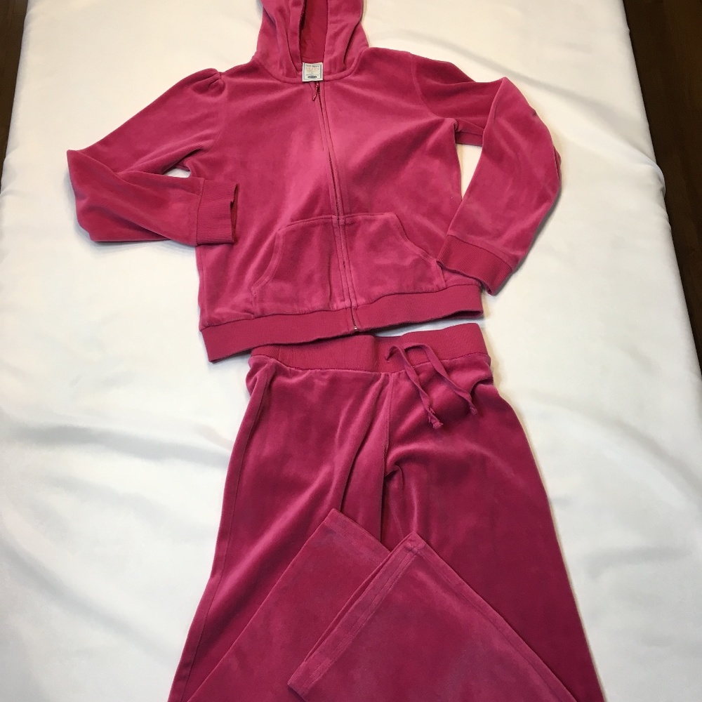 Girls sweatpants and hoodie